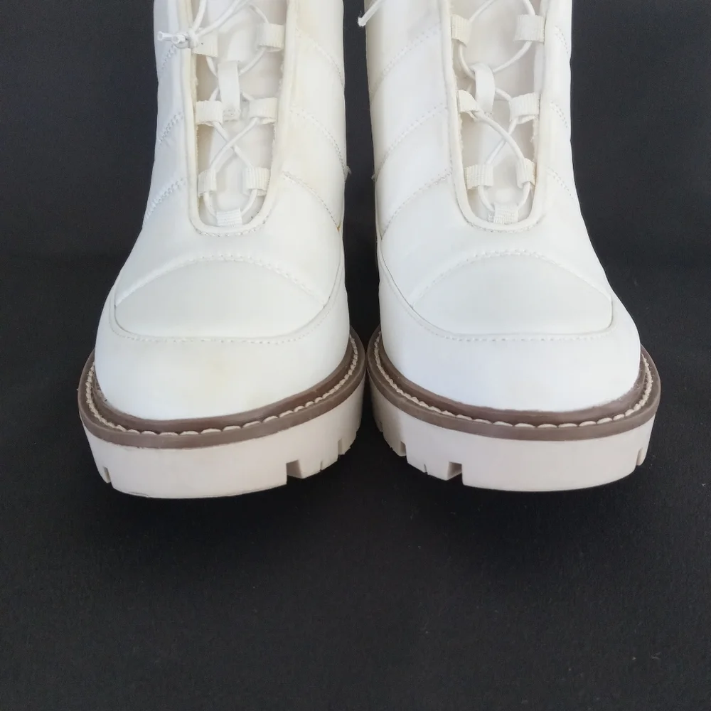BLONDO Daisy Waterproof Lug Sole Boot In White Nylon Women's Size 8M